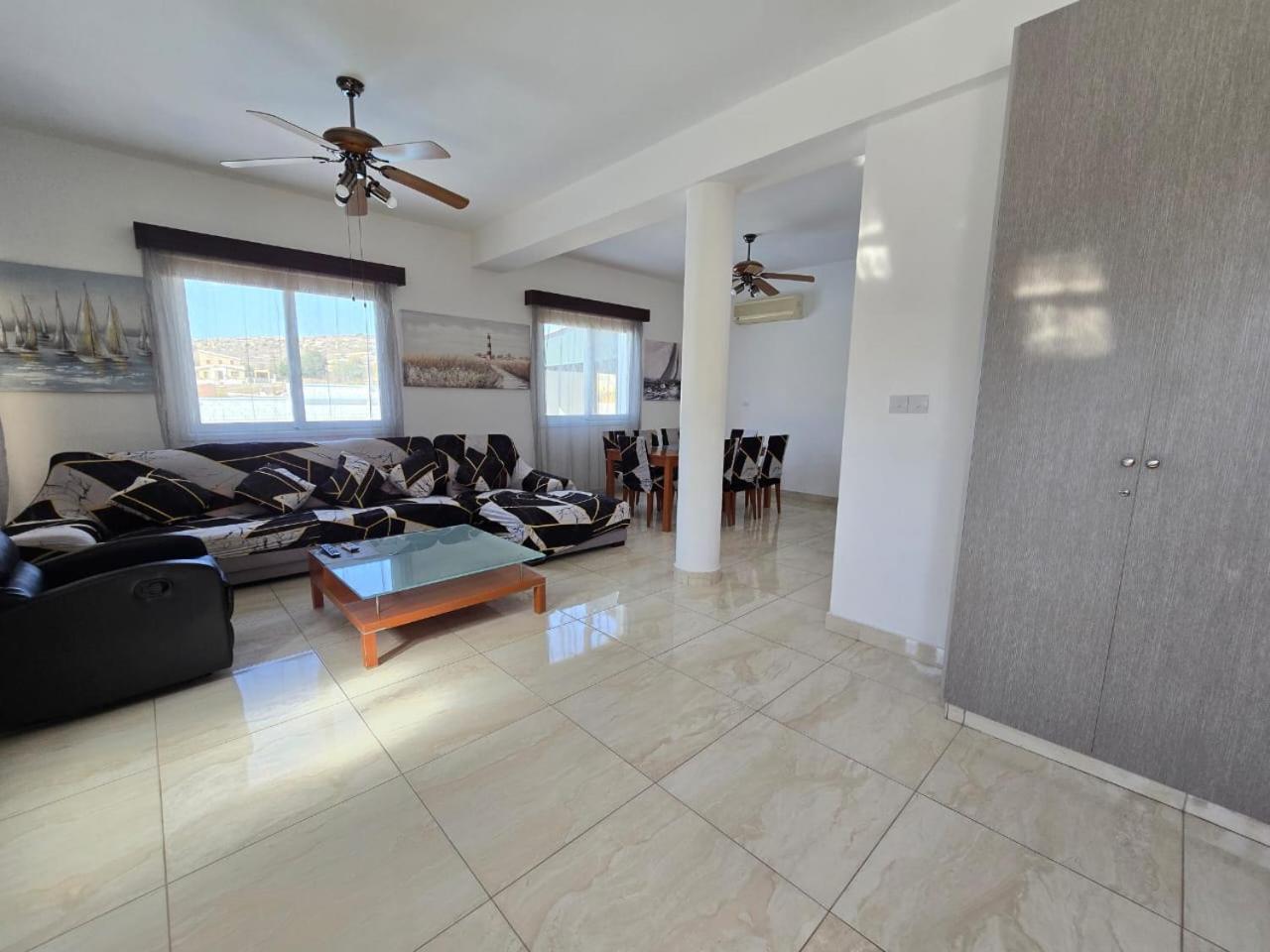 Michael Angelo Villa Paphos Exterior photo